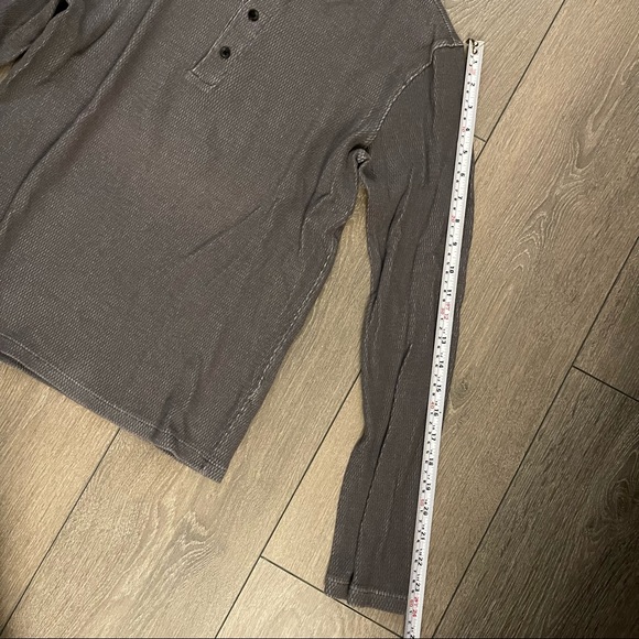 Club Monaco - Gray Long Sleeve - Picture 5 of 5